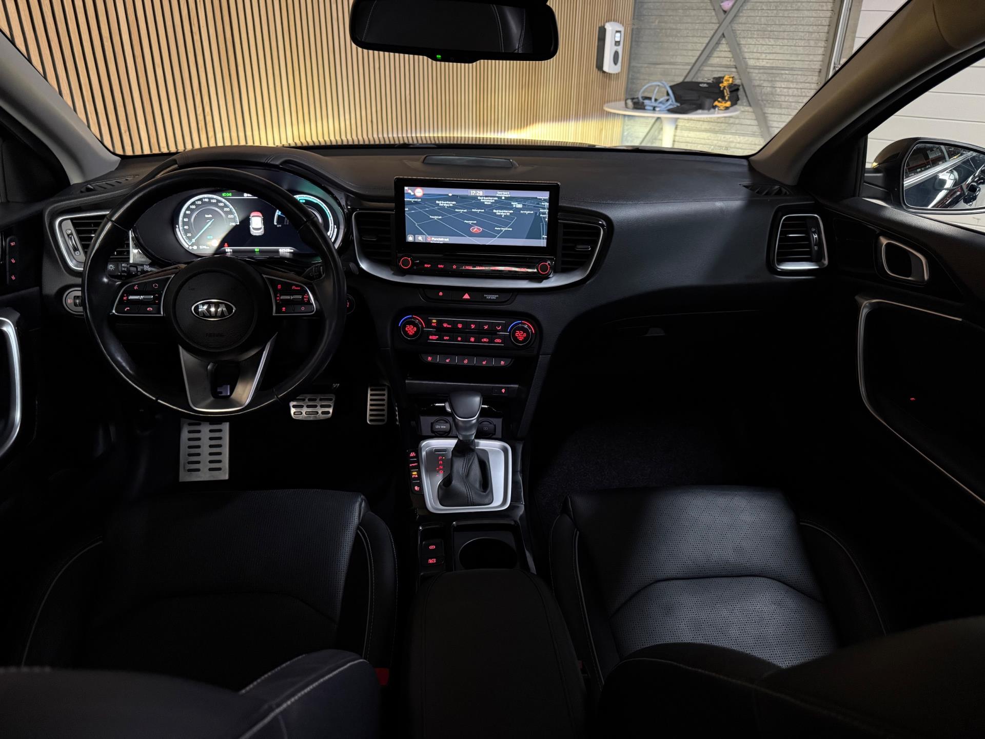 43992377-15.jpg